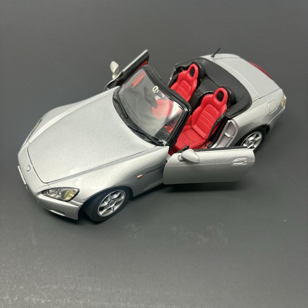 Honda S2000 RHD Right Hand Drive 1:18 Diecast Model Car Silver Opening Parts